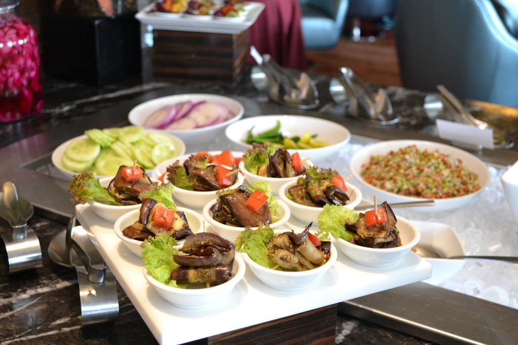 Courtyard By Marriott Bilaspur Ngoại thất bức ảnh
